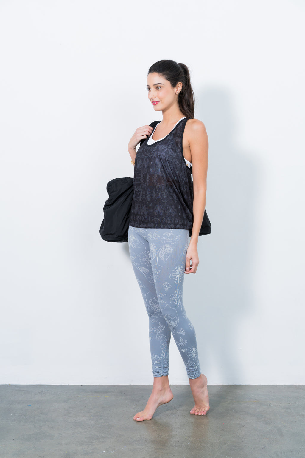 Easy Layer Vest on model active